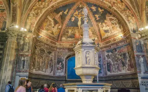 Pulpito rinascimentale e affreschi nella Cappella del Duomo di Siena, un must per chi visita cosa vedere a Siena e dintorni in 3 giorni.