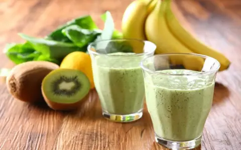 Najlepszy koktajl banan kiwi: prosty przepis na zdrowy napój