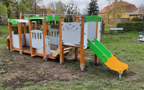 Czym wyposażyć plac zabaw? Bezpieczeństwo i rozwój dzieci to priorytet!