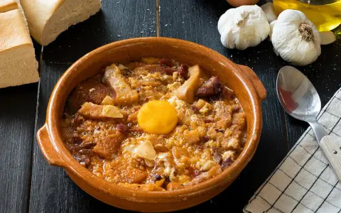 Sopa de ajo tradicional: El secreto para un plato perfecto y reconfortante