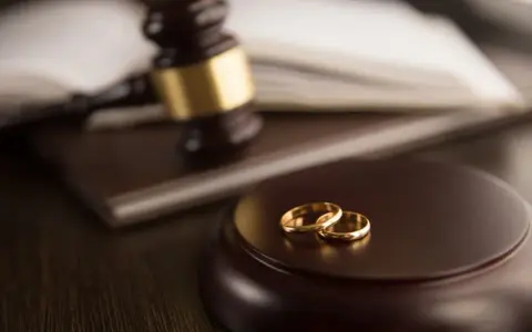 Ile trwa rozprawa rozwodowa? Poznaj czynniki wpływające na czas trwania