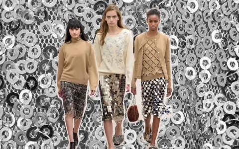 Drei Models zeigen, wie man einen pailletten rock kombiniert: mit Strickpullover, Cardigan oder Rollkragen.