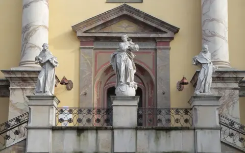 Rzeźby Adama Myjaka: Odkryj niezwykłe dzieła i ich znaczenie