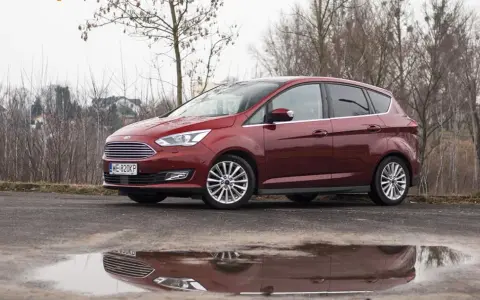 Ford C-Max: pojemność baku - ile litrów? Sprawdź!
