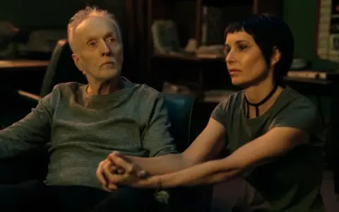 Il cast di Saw, John Kramer e Amanda Young, in un momento di riflessione.
