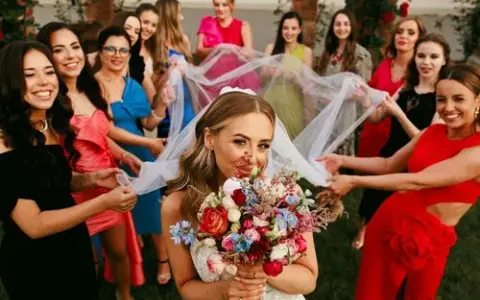 Jak znaleźć fotografa ślubnego? Wybierz mistrza bez stresu!