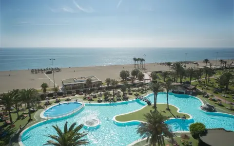 Hotel Evenia Zoraida Garden: Tu refugio familiar en Roquetas de Mar