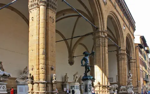 Rzeźba architektoniczna: odkryj jej znaczenie i wpływ na architekturę
