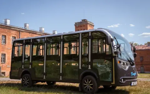 Gdzie się zatrzymuje bus Modlin? Przewodnik po przystankach