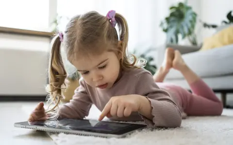 Czy Twoje dziecko jest przebodźcowane? Objawy i skuteczne wsparcie