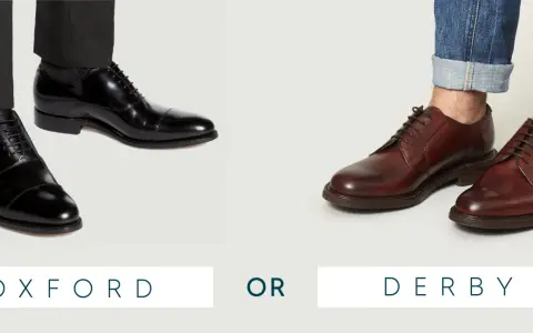 Scarpe Oxford nere eleganti con pantaloni classici, o scarpe Derby marroni casual con jeans.