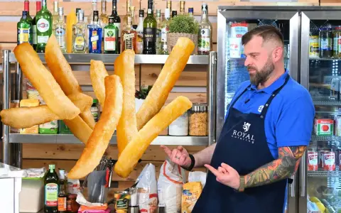 Jak się robi frytki, aby były chrupiące i smaczne w domu
