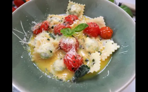 Tortellini z serem z czym podawać – najlepsze pomysły na dania