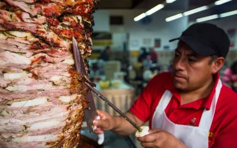 Kraftowy kebab – co to jest i dlaczego warto go spróbować?