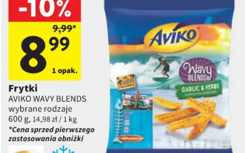 Opakowanie frytek Aviko Wavy Blends z surferskim motywem i informacją o promocji -10%.