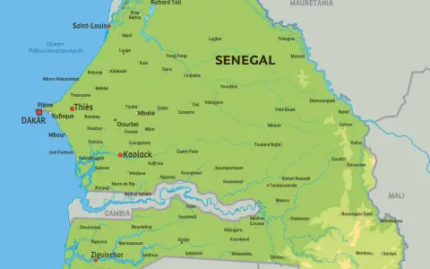 Mapa polityczna Senegalu, gdzie jest Senegal, z zaznaczonymi miastami jak Dakar, Saint-Louis i Ziguinchor.