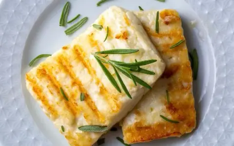 Czy ser halloumi jest kaloryczny? Sprawdź, jak wpływa na dietę