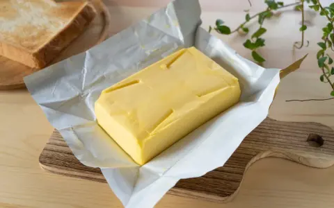 Masło w promocji: Biedronka vs Lidl gdzie kupisz najtaniej?