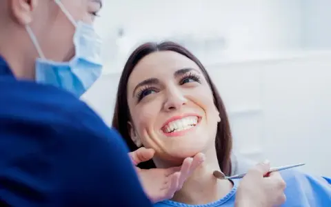 Czy można jeść po dentyście? Sprawdź, kiedy to bezpieczne dla zdrowia