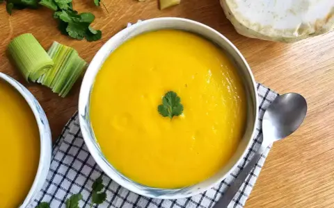 Soupe Thermomix légumes surgelés: le secret du velouté parfait en 20 min