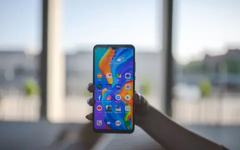 Pojemność baterii Huawei P30 Lite: ile wytrzyma na jednym ładowaniu?