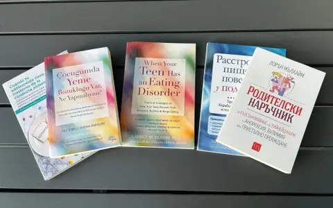 Książka "When Your Teen Has an Eating Disorder" i inne publikacje o zaburzeniach odżywiania, oferujące wsparcie dla rodziców i nastolatków.