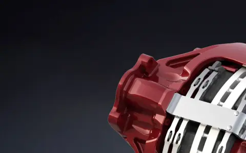 Hamulce w ciężarówce: Jak pneumatyka i EBS zatrzymują 40 ton?
