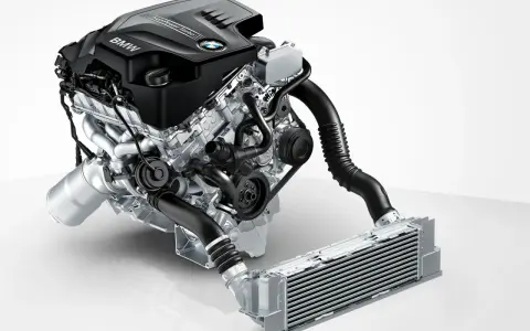 Silnik BMW 2.0 benzyna 245 KM TwinPower Turbo. Choć mocny, warto znać jego potencjalne wady przed zakupem.