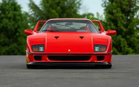 Ile kosztuje Ferrari F40? Zaskakujące ceny i czynniki wpływające na wartość