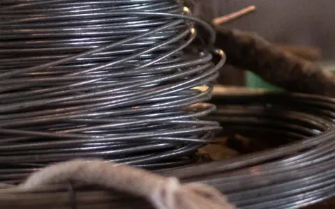 Jaki drut do cięcia styropianu? Wybierz najlepszy materiał i średnicę