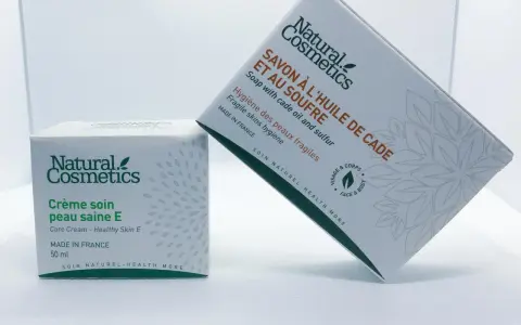 Crème soin peau saine E et savon à l'huile de cade et au soufre, idéaux pour les peaux fragiles. Une solution naturelle pour soulager l'eczéma.