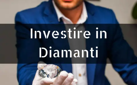 Un uomo in giacca blu mostra un diamante scintillante, simbolo di un saggio investimento in diamanti.