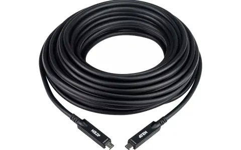 En lång, svart hdmi kabel 15 meter, hoprullad. Den har ATEN-logotypen på båda ändarna.