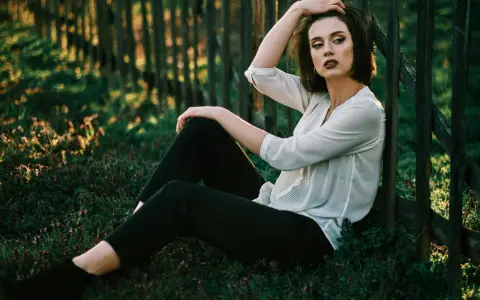 Co ubrać na sesję kobiecą, aby wyglądać pięknie i czuć się komfortowo