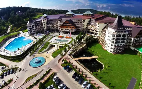 Ile kosztuje doba w hotelu Gołębiewski w Karpaczu? Ceny i porady
