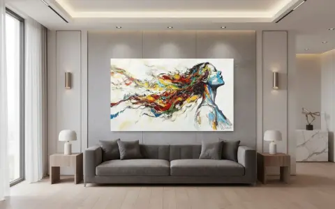 Portrait abstrait d'une femme sur une toile matière, ses cheveux multicolores s'envolent dans un tourbillon de couleurs vives.