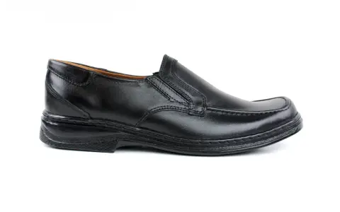 Pełne buty co to znaczy i jak je nosić, aby wyglądać elegancko