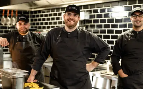 Gastronomie Jobs Düsseldorf: Ihr Wegweiser zu Top-Stellen & Gehältern