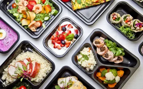 Catering: Co to jest? Rodzaje, korzyści i jak wybrać idealny!
