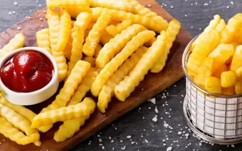 Jak zrobić frytki chrupiące jak w restauracji - sprawdzone metody