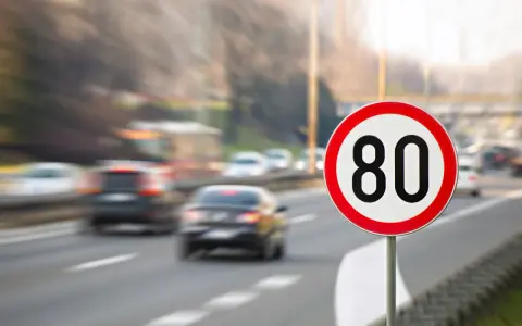 Ile można jechać na autostradzie w Polsce? Prędkości, które musisz znać
