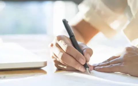 Pozew do sądu pracy: Jak go napisać i wygrać? Poradnik