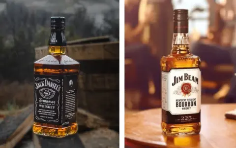 Dwie butelki whiskey: Jack Daniel's Tennessee Whiskey i Jim Beam Bourbon. Którą wybierasz?