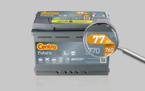 Akumulator Centra Futura 77 Ah, z powiększeniem pokazującym jego parametry.
