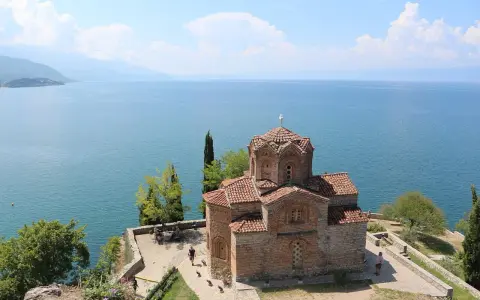 Kościół św. Jana w Ochrydzie, Macedonia. Widok na jezioro. Czy to dowód, czy paszport, by tu przyjechać?
