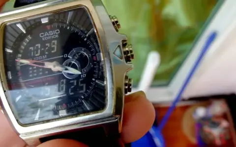 Wymiana baterii w Casio EFA 120 - proste kroki i najważniejsze wskazówki