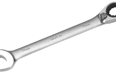 Llave combinada carraca de 19 mm, con extremo abierto y cabeza de carraca giratoria.