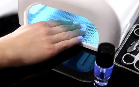 Jaką lampę do paznokci wybrać? DUAL LED 48-86W i opinie z forów.