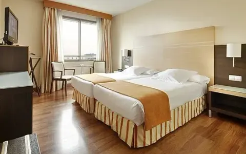 Hotel Blanca de Navarra: Confort 4 estrellas en Pamplona. ¿Por qué elegirlo?
