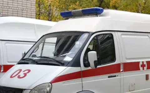Co oznaczają litery na karetce pogotowia? Zrozum ich znaczenie